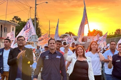 José Miguel Mendoza en su campaña electoral