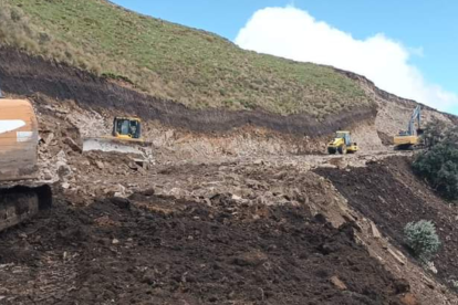 La nueva carretera tendrá 12 metros de ancho y se construirá en dos rutas.