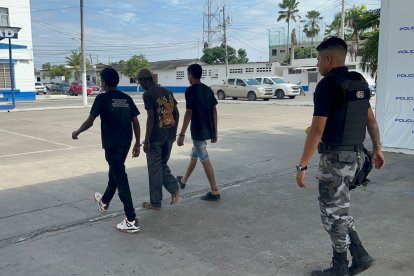 Parte de los 16 capturados que habrían participado de los hechos violentos en Ponce Enríquez.