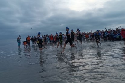 El evento de natación empezó temprano en la mañana