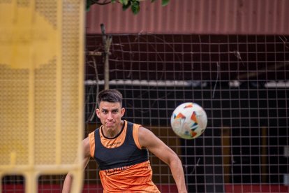 Fernando Gaibor en pleno entrenamiento para la Copa Sudamericana.