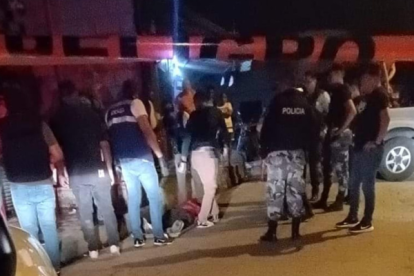 Mucha gente llegó al lugar a saber lo que había ocurrido en el billar.