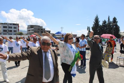 Las glorias de los Sodiros con su madrina Mariana Altamirano fueron ovacionados.