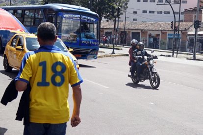 Existen siete excepciones para que los conductores de motocicletas que llevan a un acompañante no sean sancionados.