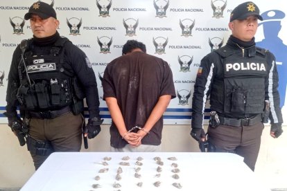 Los sospechosos fueron mostrados a través de fotografías por la Policía Nacional del Ecuador.