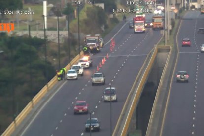 La Ruta Viva, en un carril sentido Quito-Valle, ha cerrado la circulación a causa de las labores en el lugar.