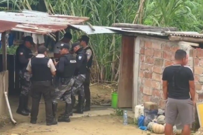 La Policía realizó el levantamiento del cadáver.