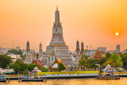 Vista del templo budista de Wat Arun, en Bangkok, capital de Tailandia.