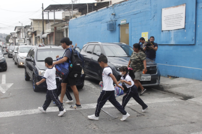 Padres de familia retiraron a sus hijos de los colegios de la zona.