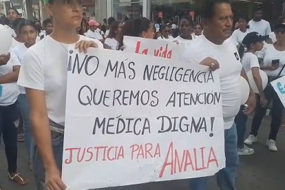 Hubo una marcha en Esmeraldas por Analía Mora López.