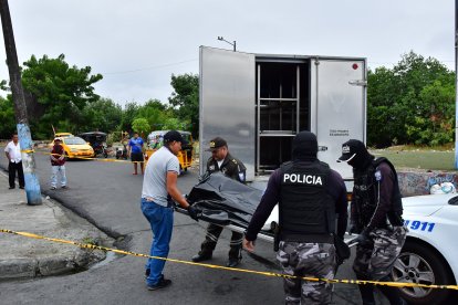 Medicina Legal hizo el levantamiento de cadáver, en Cisne 2.