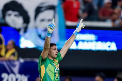 Emiliano Martínez ha sido determinante en definiciones por penales para Argentina.