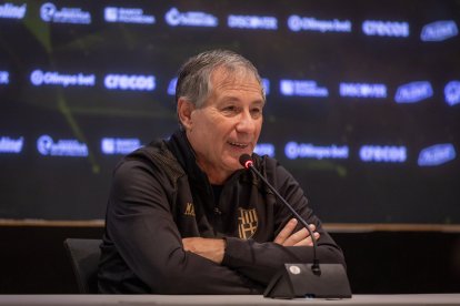 Ariel Holan entrenador de Barcelona que debutará en Copa Sudamericana.