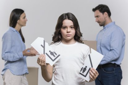 Antes de hablar con el niño, es crucial estar emocionalmente preparado.