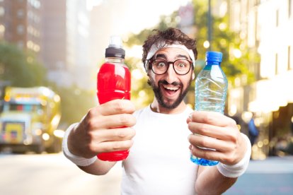 Es recomendable limitar su consumo y considerar alternativas más saludables para aumentar la energía, como una alimentación equilibrada, ejercicio regular y descanso adecuado.