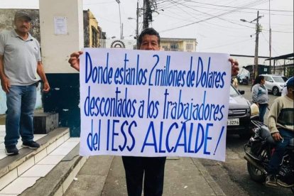 Los empleados exigieron el pago del Seguro Social de dos años.