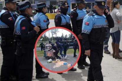 1. Agentes metropolitanos realizan operativos en conjunto con la Agencia Metropolitana de Control. En videos los comerciantes han captado los retiros de sus productos.