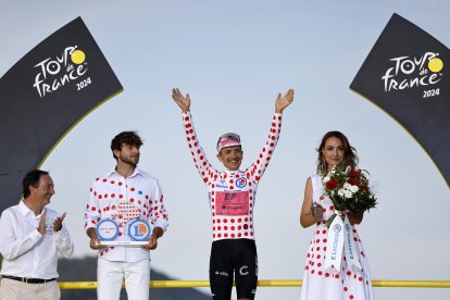 Richard Carapaz hizo historia en el Tour de Francia.