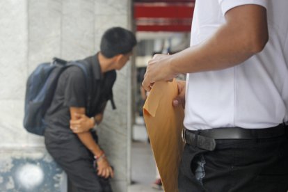 Jóvenes sin experiencia laboral pueden encontrar trabajo en sectores como alimentación y consumo masivo