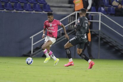 La Federación Ecuatoriana de Fútbol sancionó con 3 años sin jugar a Jancer Bolaños.