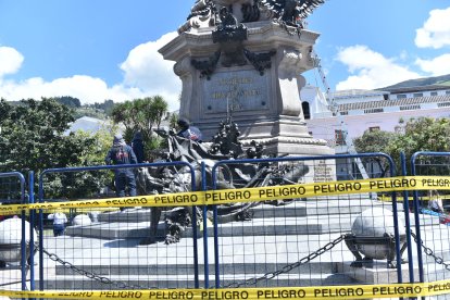 La intervención en el monumento se inició y no hay paso para los ciudadanos.