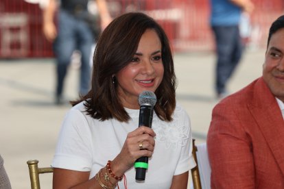 Marcela Aguiñaga, prefecta del Guayas en el Burger Show.
