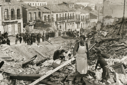 La guerra civil española se desarrolló durante casi tres años.