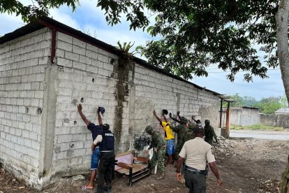 Uniformados recorrieron varios sectores y revisaron a decenas de personas, así como espacios y vehículos.