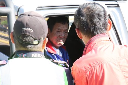 Este hombre fue detenido por agentes de tránsito. Deberá ir a prisión por tres días.