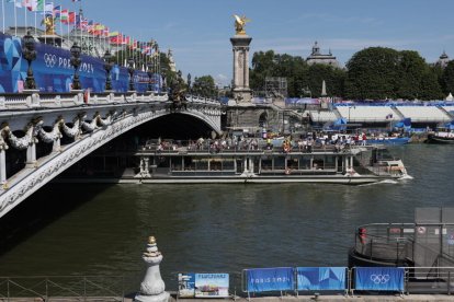 Luego de las lluvias que se reflejaron en la inauguración de los Juegos Olímpicos han incrementado los niveles de contaminación del río Sena.
