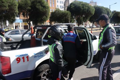 Un ciudadano chino, de  66 años, fue el primer aprehendido de los operativos que buscan disminuir los siniestros de tránsito en Quito.