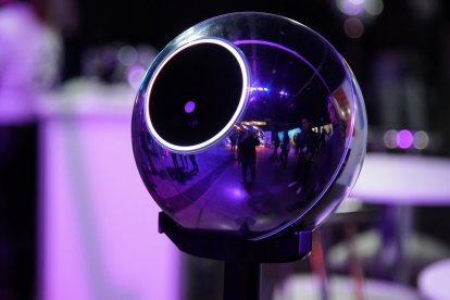 La empresa WorldCoin escanea ojos en Guayaquil.