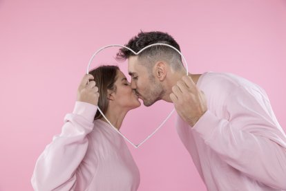 Los besos son una manera de expresar sentimientos.