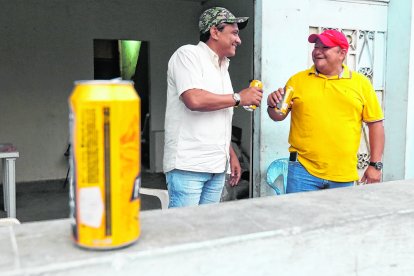 Entre amigos, para refrescarse del calor, para animarse o para quitar las penas, la cerveza tiene ss adeptos en todos lados.