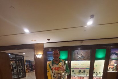 El DT español de baloncesto Javier Poyatos visitará Ecuador.