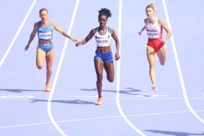 La ecuatoriana Nicole Caicedo fue la mejor ubicada en las rondas preliminares de la 200 metros tras terminar cuarta en su heat y quedar cerca de la clasificación directaa semifinales.