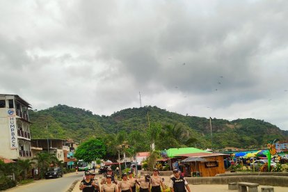 La Policía busca a los jóvenes desaparecidos.