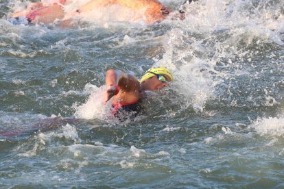 David Farinango cumplió con una destacada participación al mantener un buen ritmo en la prueba de aguas abiertas de los Juegos de París 2024.