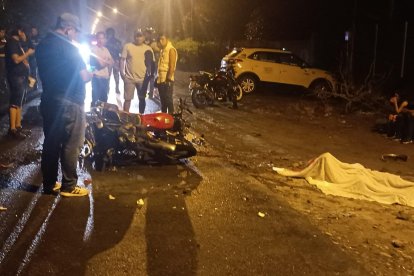 El accidente dejó una víctima mortal y otra con heridas graves.