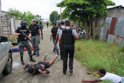 La Policía detuvo a los sujetos implicados, en la provincia de Esmeraldas.