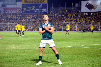 Miguel Parrales anotó dos goles en la victoria de Orense frente a Barcelona