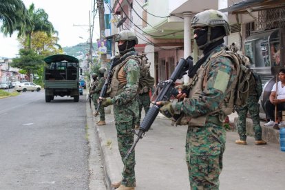 Personal de las Fuerzas Armadas en Esmeraldas.