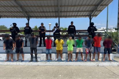 La Policía aprehendió a 12 presuntos integrantes del grupo armado organizado ‘Los Choneros’.
