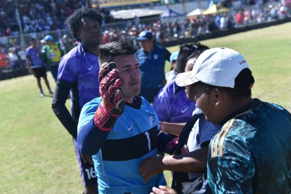 El arquero Brandon Salinas fue clave para que Chopiz consiga su primera corona de las Champions parroquial.