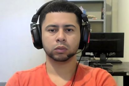 Borys Alexi Párraga Figueroa, alias Boris, se ha enlazado a la audiencia desde la cárcel conocida como La Roca, ubicada en Guayaquil.