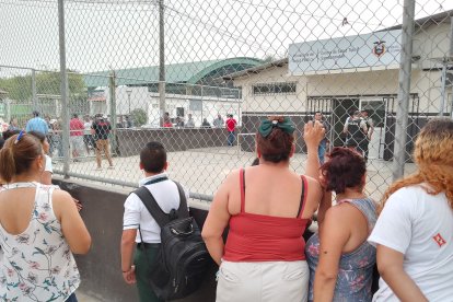 Las personas quedaron impactadas por la balacera en la casa de salud.
