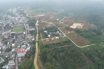 A escasos metros del casco urbano hay daños para encontrar oro, el río ha cambiado de color.