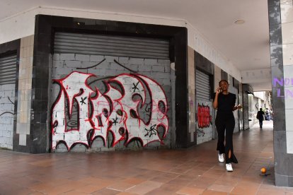 Los rayones ya son parte del paisaje urbano. Esta imagen se repite en algunas calles del centro de Guayaquil.