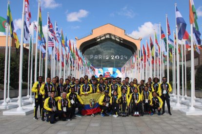 La delegación tricolor ya se encuentra en París para la inauguración de los Juegos Paralímpicos.