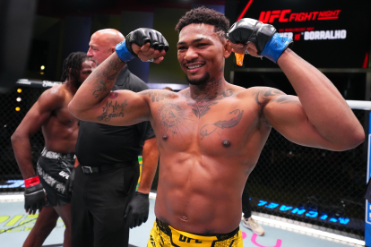 Michael Morales celebró luego de la pelea frente a Neil Magny en UFC Vegas 96